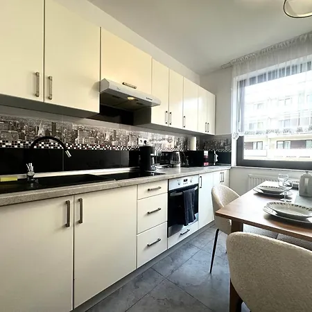 Nyska Apartment - Self Check-In 20H - Parking & Lift Wroclaw Exterior photo