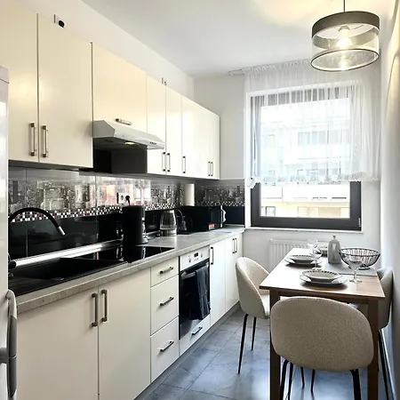 Nyska Apartment - Self Check-In 20H - Parking & Lift Wroclaw Exterior photo