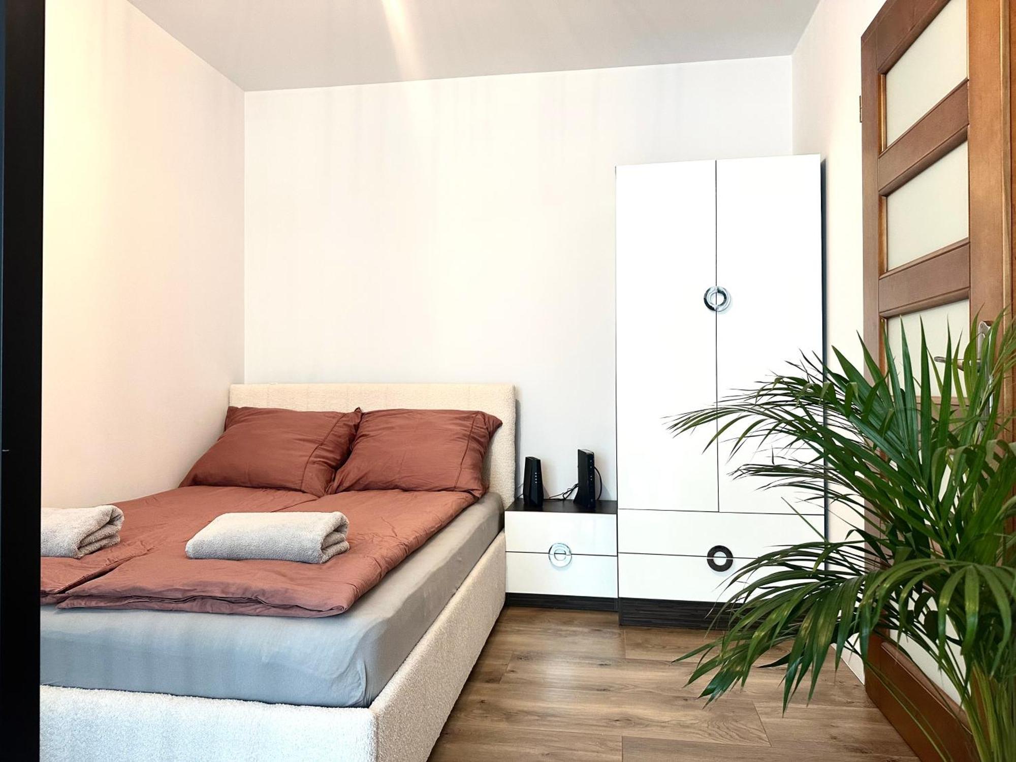 Apartment Nyska - Self Check-in 20h - Parking & Lift Wroclaw