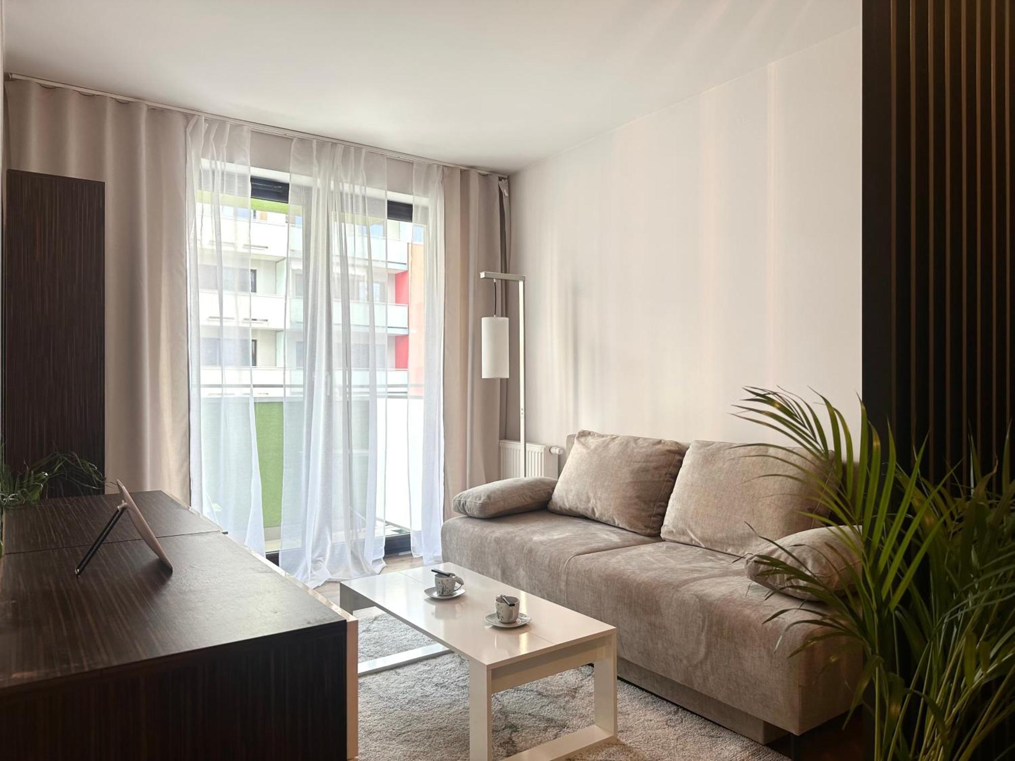Nyska - Self Check-in 20h - Parking & Lift * Wroclaw